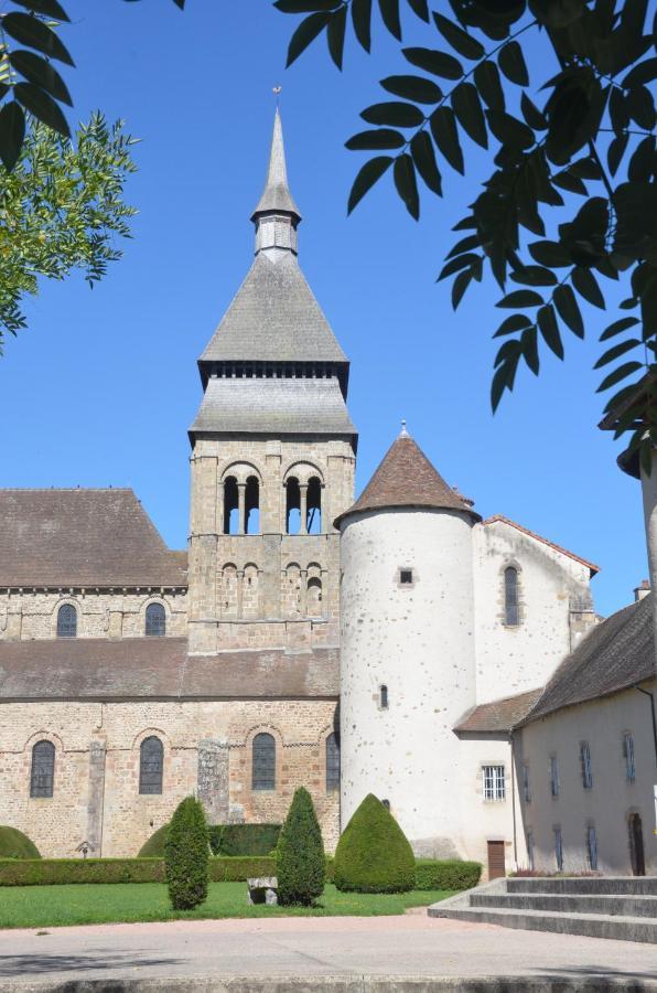 Au Bord De L'Eau Appartement 50 M2 Chambon-sur-Voueize Buitenkant foto