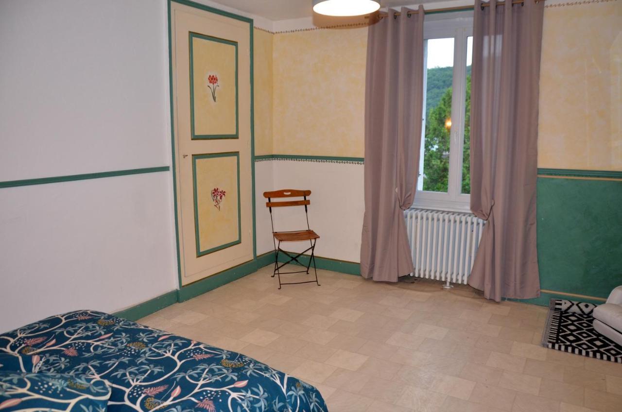 Au Bord De L'Eau Appartement 50 M2 Chambon-sur-Voueize Buitenkant foto