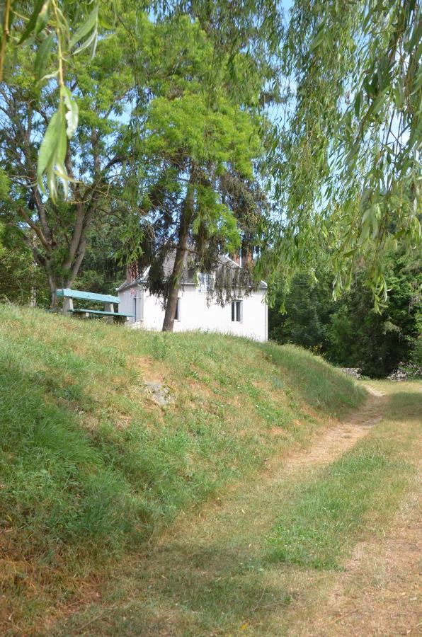 Au Bord De L'Eau Appartement 50 M2 Chambon-sur-Voueize Buitenkant foto