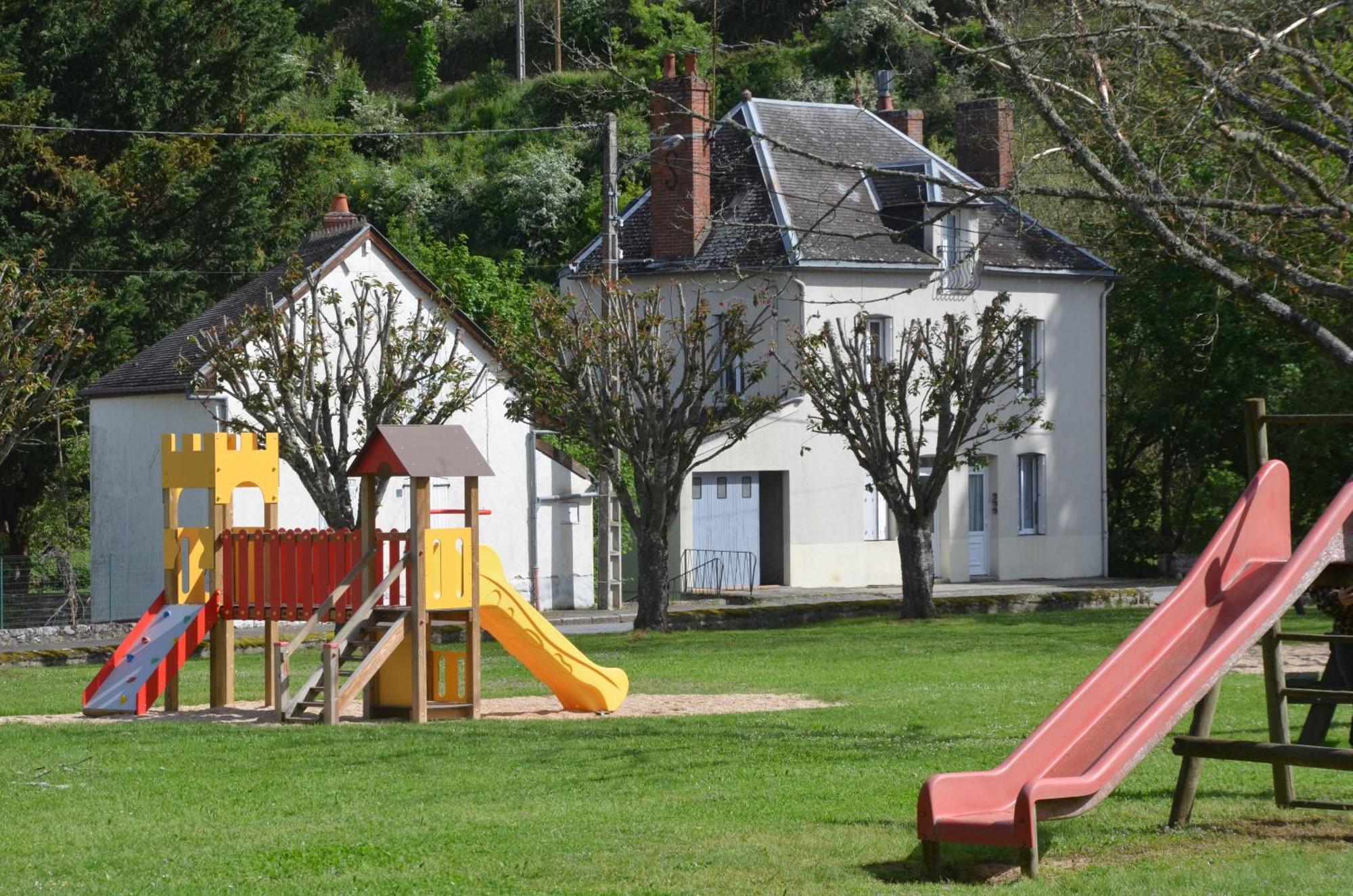 Au Bord De L'Eau Appartement 50 M2 Chambon-sur-Voueize Buitenkant foto